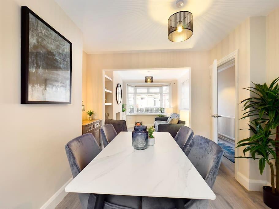 It'S Broadway Baby! Great House Close To City Centre Belfast Exteriör bild