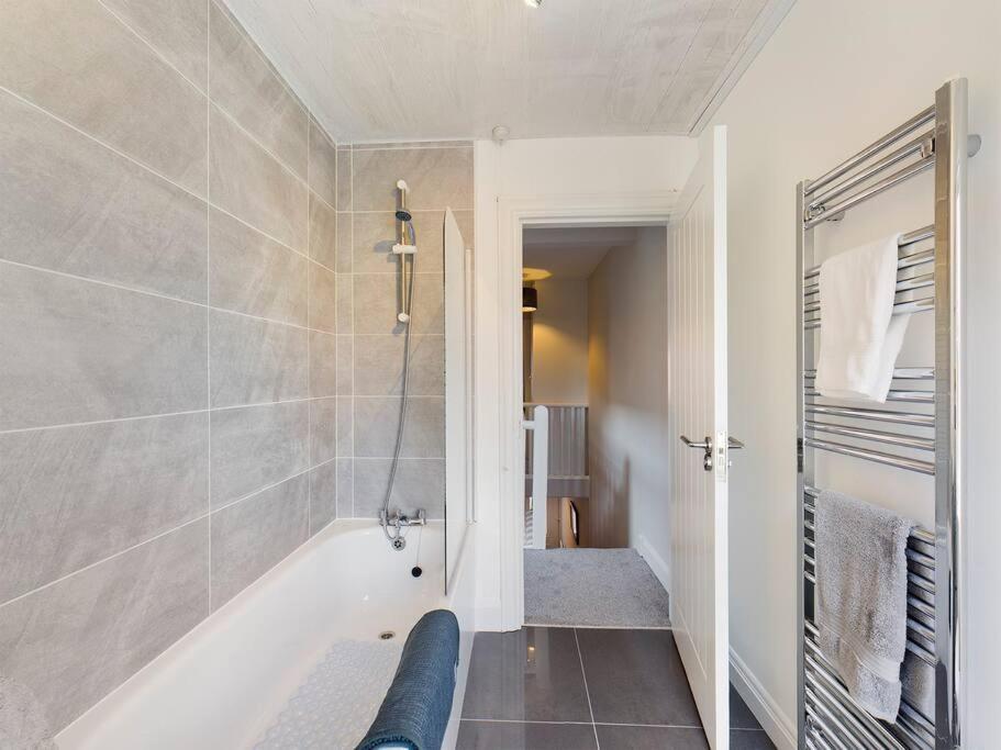 It'S Broadway Baby! Great House Close To City Centre Belfast Exteriör bild